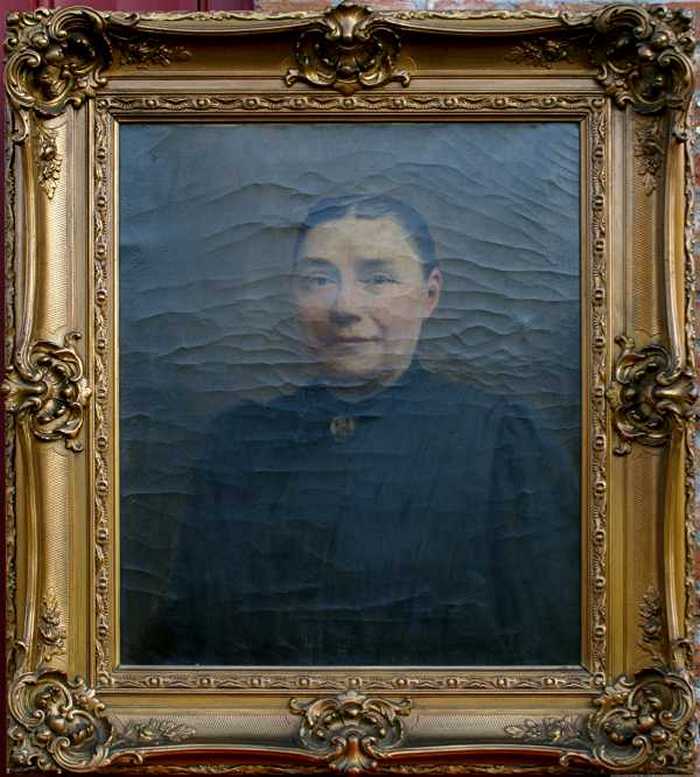 Florence Catrysse, vrouw van koster Justin Cosyn.