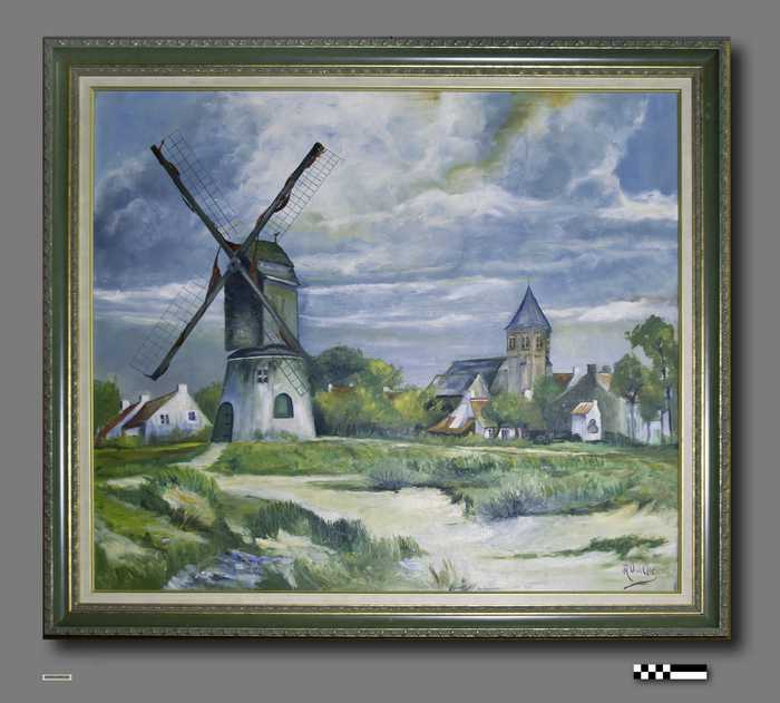 Molen met Margarethakerk Knokke op de achtergrond