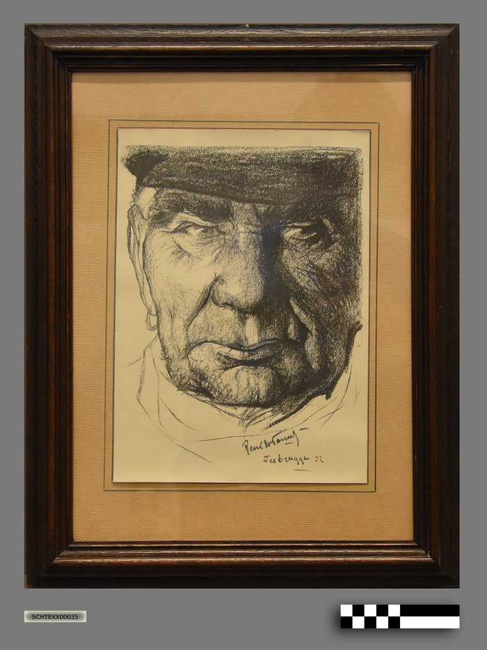 Houtskooltekening in een houten kader van een Heistse visser  - 1932