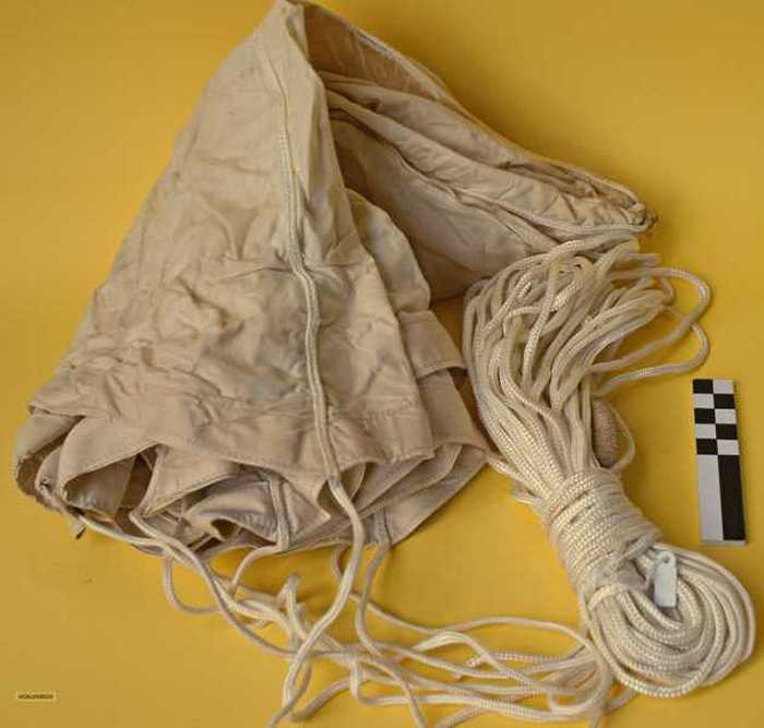 Storm- of drijfanker. Uitrusting pneumatisch vlot.