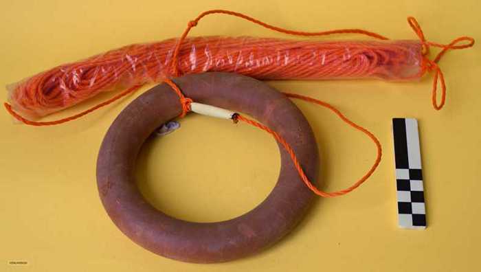 Reddingslijn. Uitrusting pneumatisch vlot.