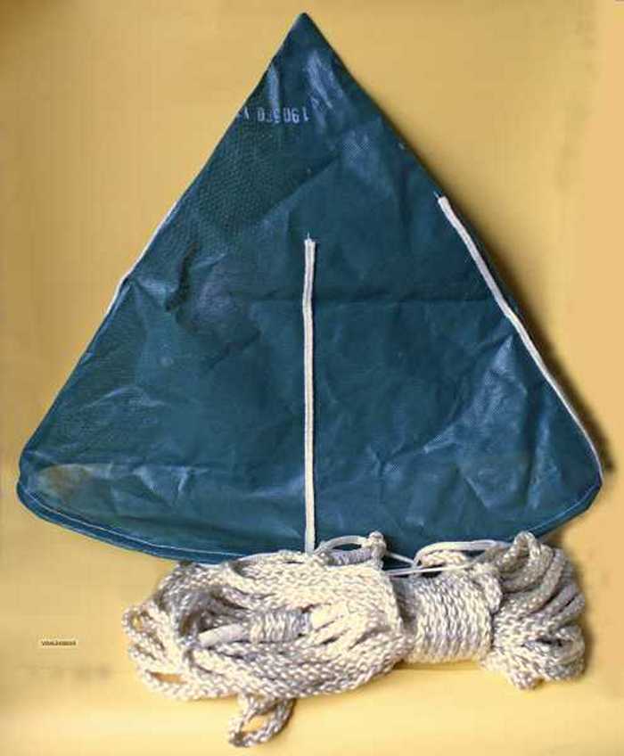 Storm- of drijfanker, Uitrusting pneumatisch vlot.