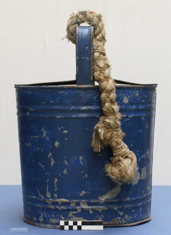 Vispaander (blauw geschilderd)