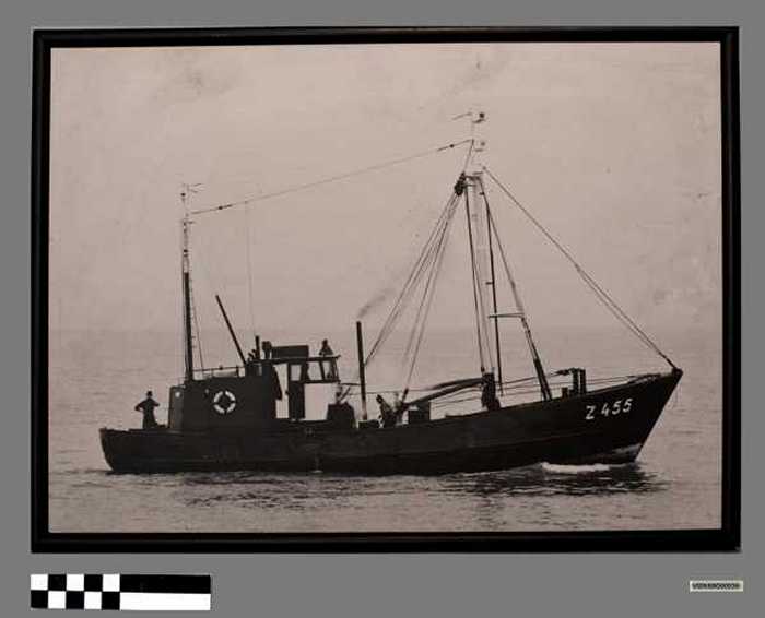 Vissersboot Z455 op volle zee.