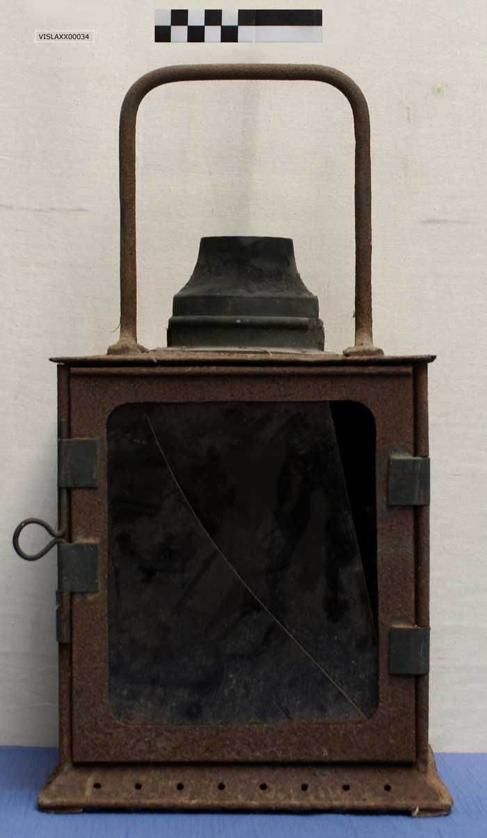 Scheepslantaarn met rood glas