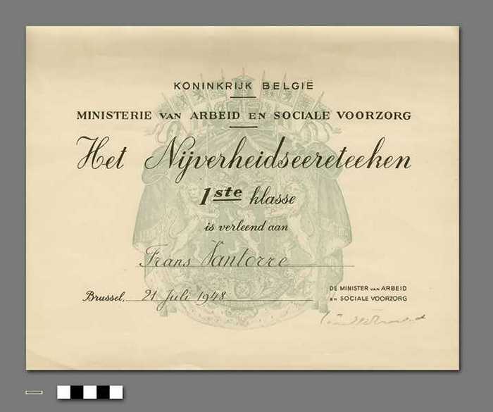 Uitreiking van 'het Nijverheidseereteeken 1ste klas' - Vantorre Frans