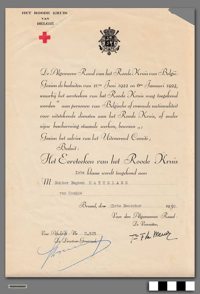 Eereteeken van het Roode Kruis toegekend aan Dokter Eugeen Mattelaer - 1950