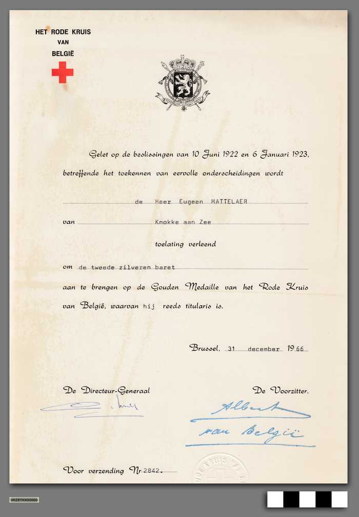 Toelating om de tweede zilveren baret aan de brengen op de Gouden Medaille van het Rode Kruis - de Heer Eugeen Mattelaer