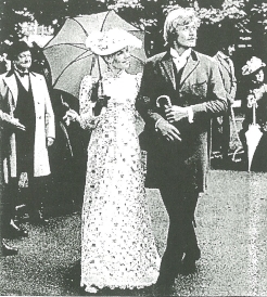 monique-van-de-ven-in-keetje-tippel