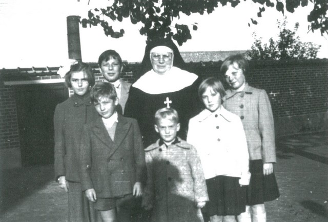 cii201148bp009 024 page16 image13