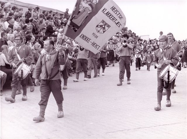 Vlag_Klakkertjes_4_corso_1975_1976